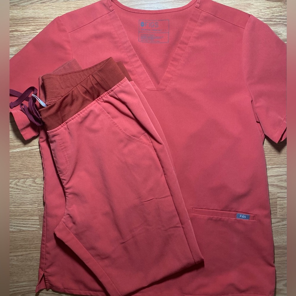 Figs Clay Jogger Scrub Set